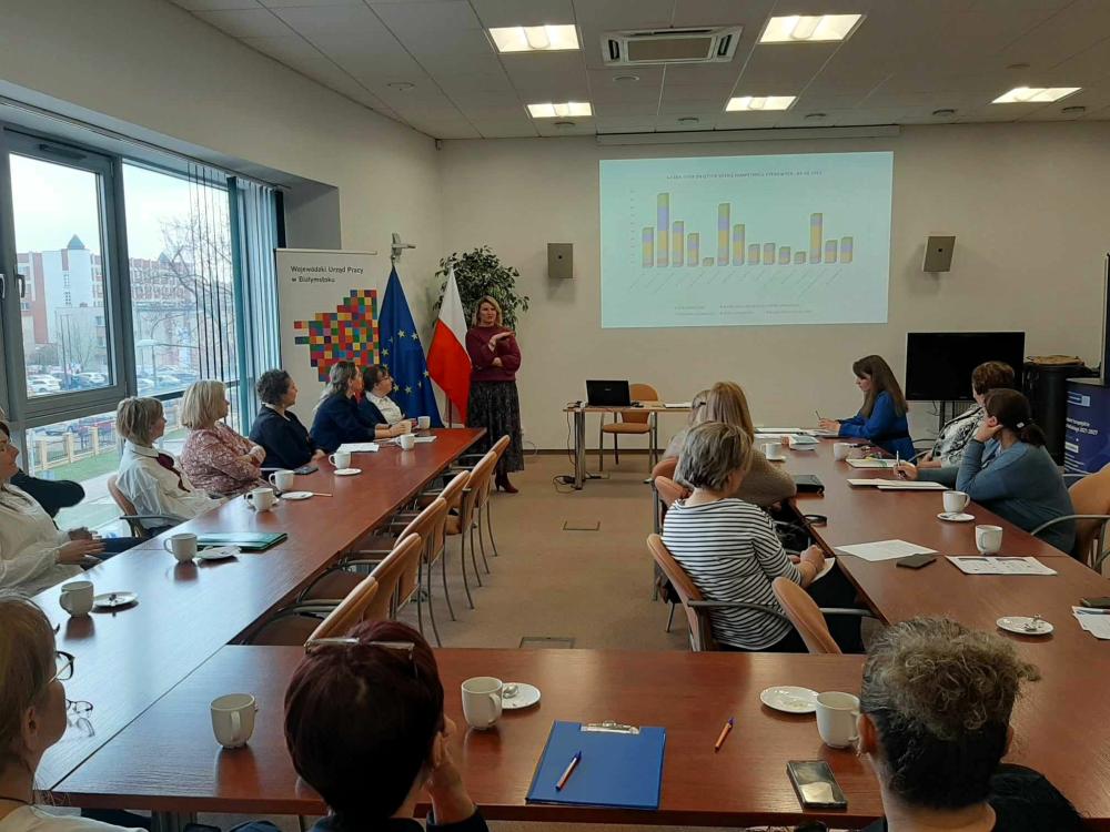 Zdjęcie galerii artykułu: Seminarium - Poradnictwo zawodowe dla osób młodych - Seminarium - Poradnictwo zawodowe dla osób młodych